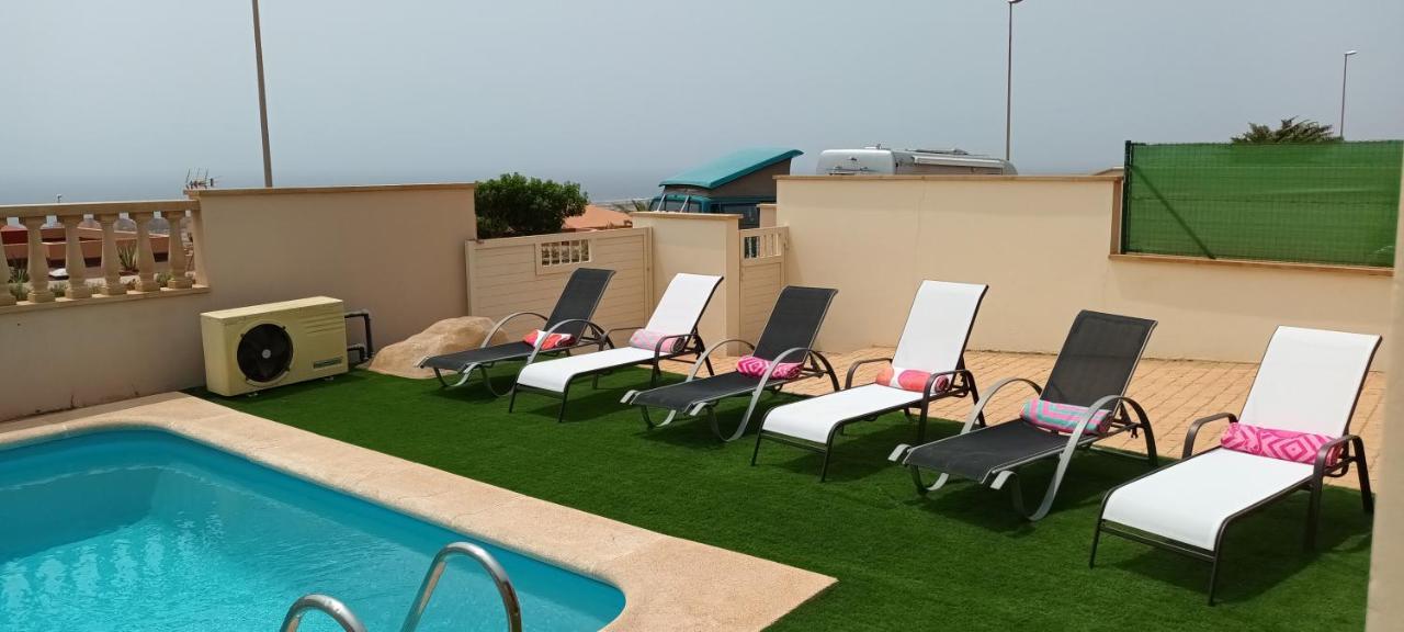 Beautiful, Spacious Villa, Heated Pool, Sleeps Eight, With Quality Furnishings Caleta De Fuste Luaran gambar