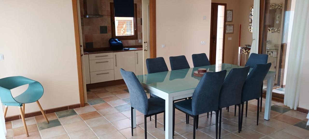 Beautiful, Spacious Villa, Heated Pool, Sleeps Eight, With Quality Furnishings Caleta De Fuste Luaran gambar